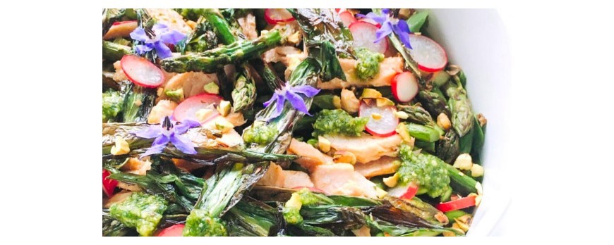 Asparagus salad with spring flavors