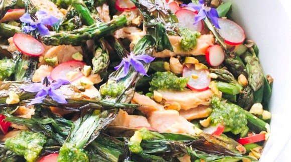 Asparagus salad with spring flavors