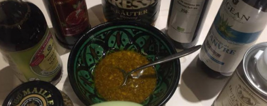 Turmeric vinaigrette: Happiness in a salad