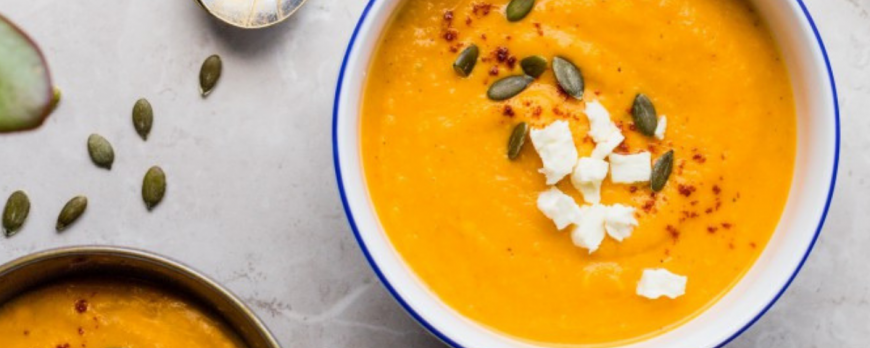 Soup with squash and turmeric
