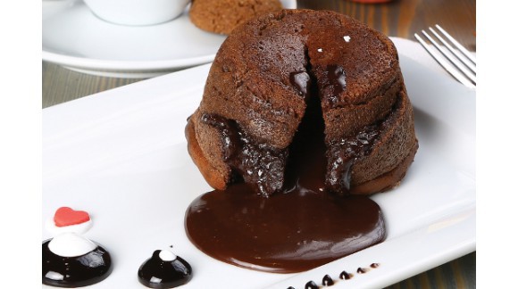 Cœur fondant au chocolat noir, piment et gingembre 